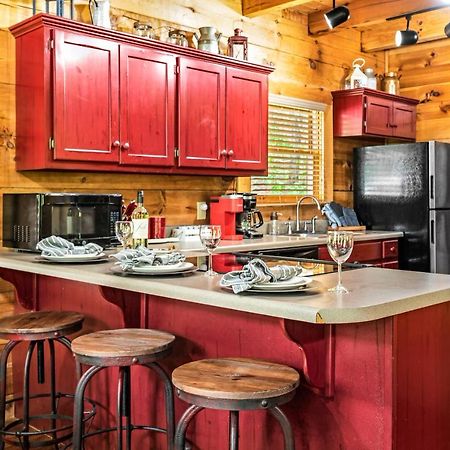 Charming Cabin W/ Hot Tub, Game Room, Top Location Pigeon Forge Exterior photo