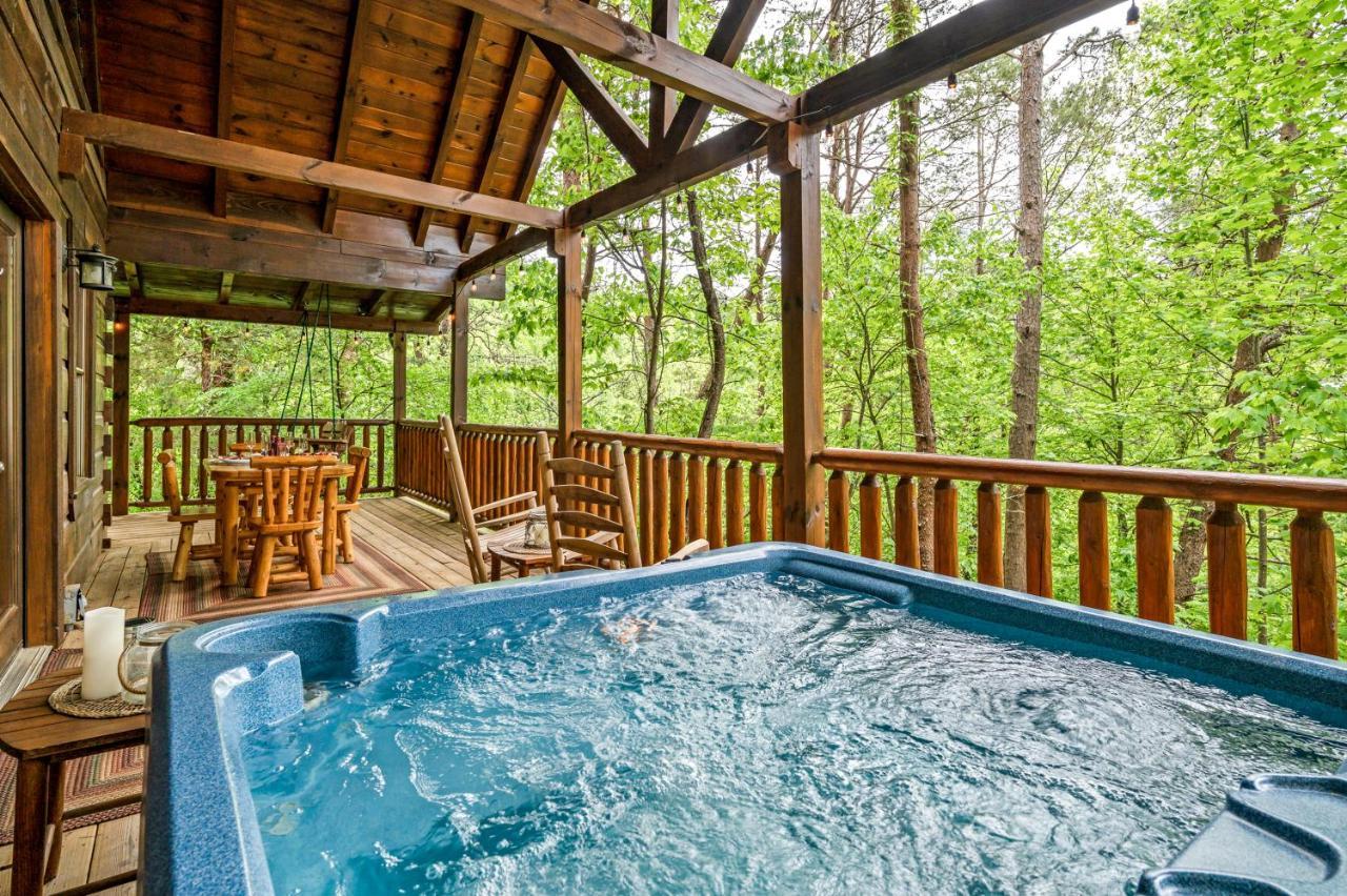 Charming Cabin W/ Hot Tub, Game Room, Top Location Pigeon Forge Exterior photo